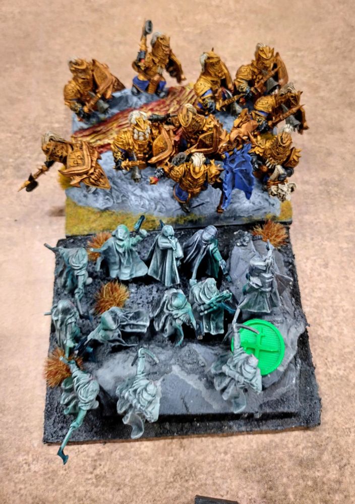 Halfling poachers in melee against a regiment of abyssal dwarfs 
