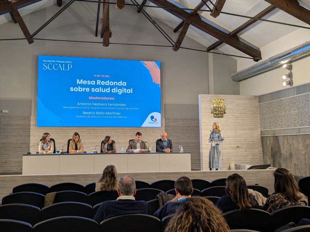 Imagen de la mesa redonda