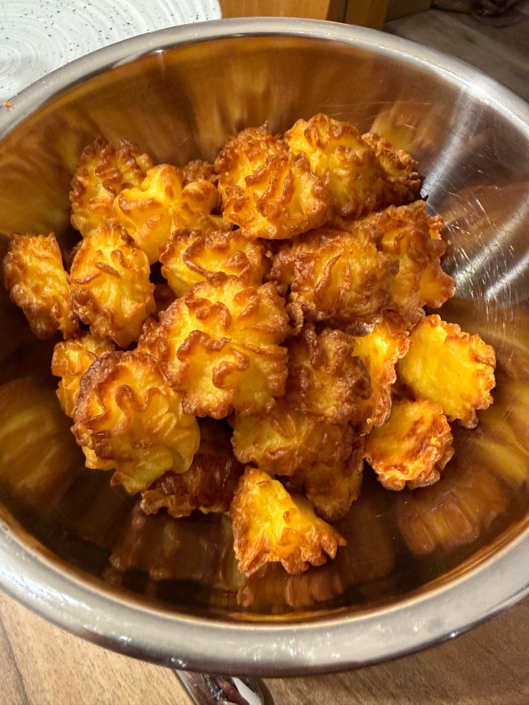 Selfmade Herzoginnenkartoffeln in Schüssel