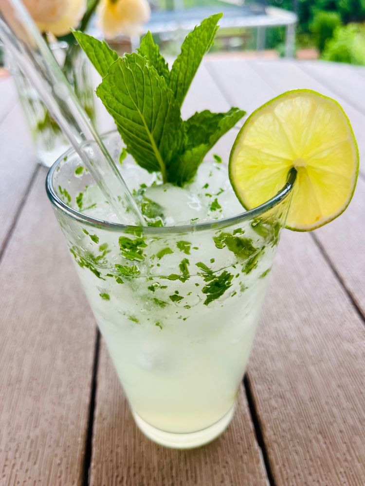Tall glass with a mojito