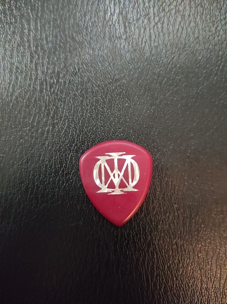 Majesty symbol.