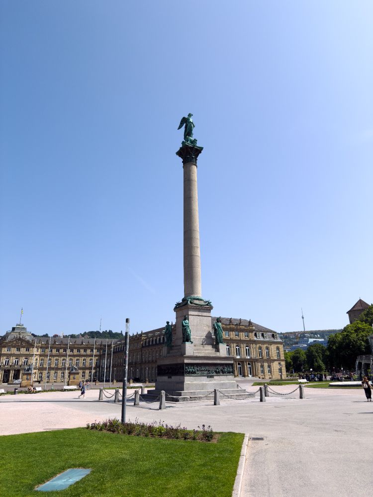 A sunny day at stuttgart’s plaza