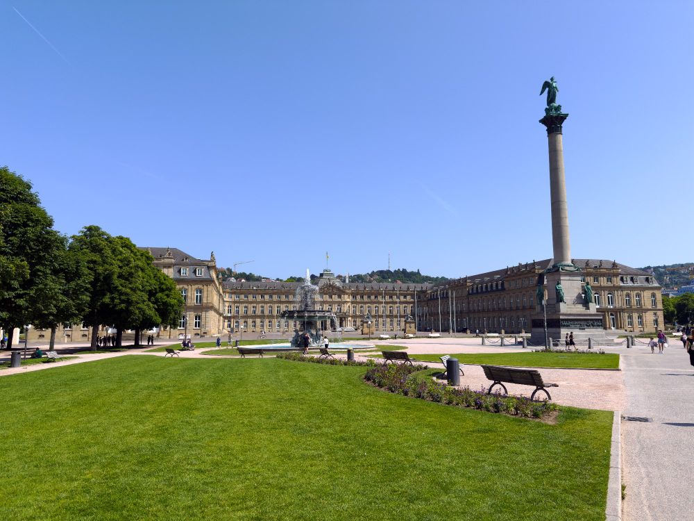 Photo of Stuttgart’s main plaza in front of the fountain