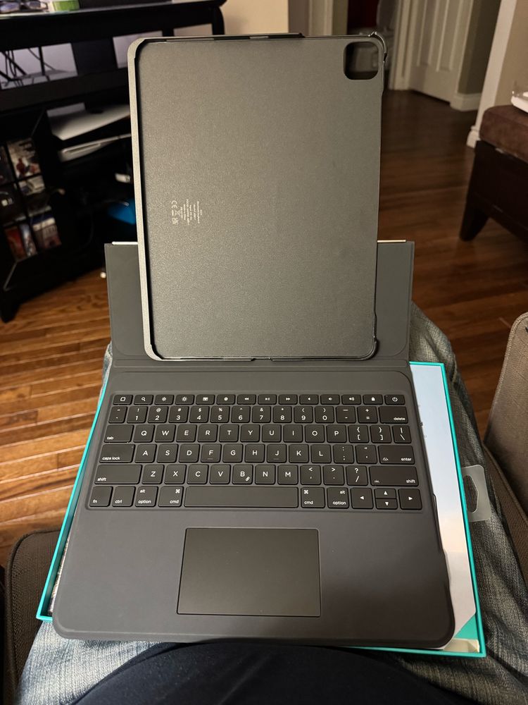 Picked up a new case/keyboard for my iPad on Black Friday.

“Ascend” magnetic detachable keyboard case from ESR.

Empty case in portrait mode.