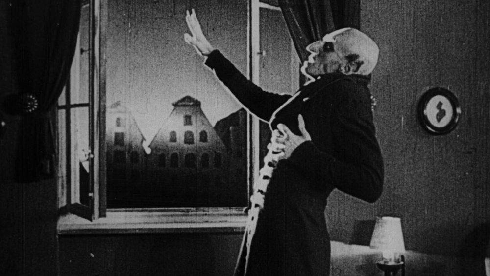 Nosferatu recoiling from the sun, original movie
