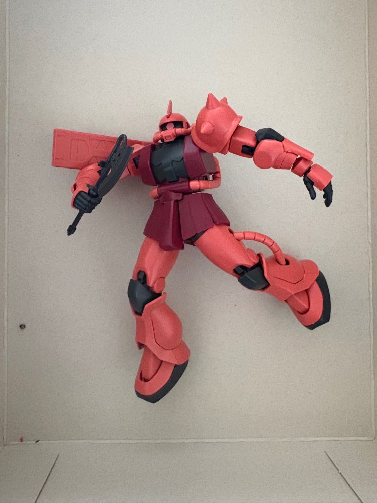 RG char's zaku holding a heat hawk
