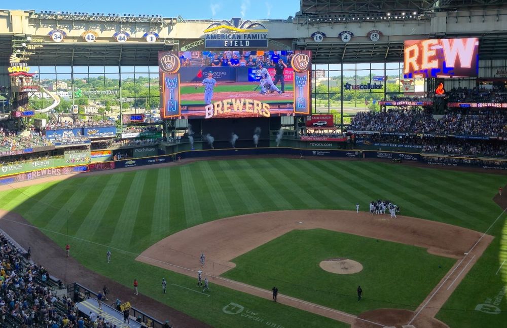 Brewers walk-off win 7-27-25. Brewers vs Marlins. 