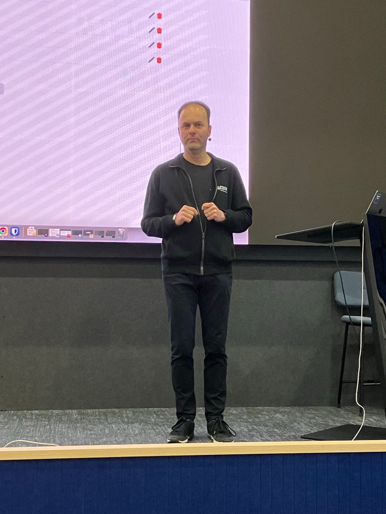 Maarten introduces his talk