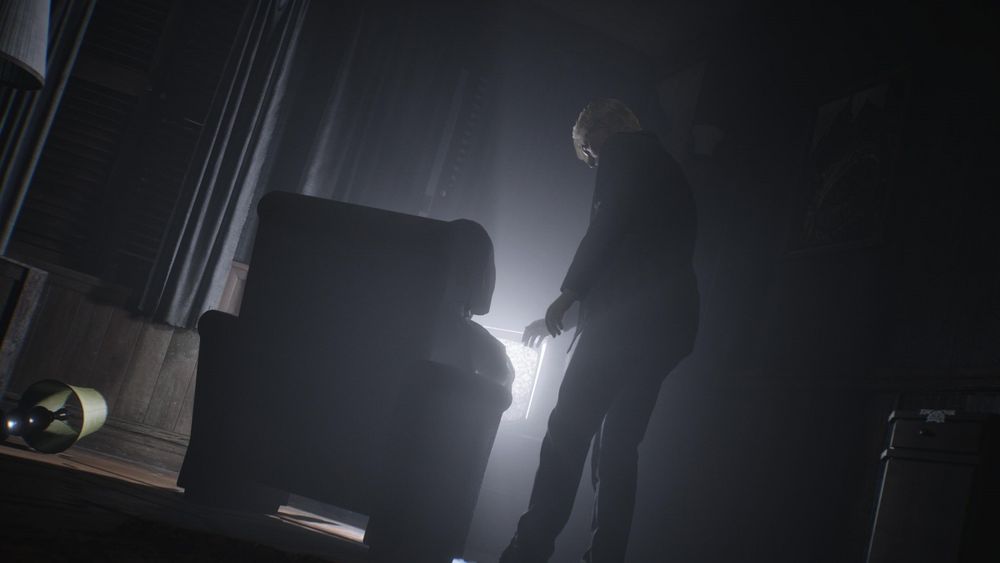 James finding the dead guy in the apartment from our Silent Hill 2 Remake review