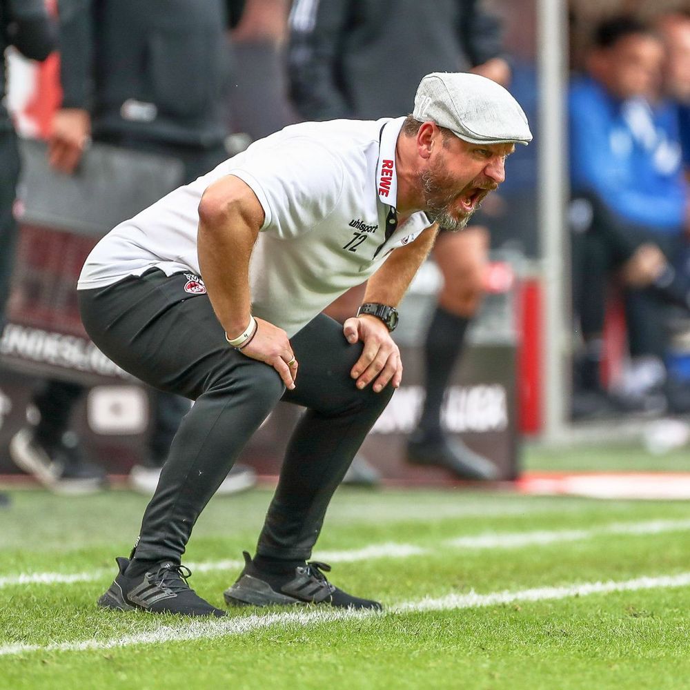 Steffen Baumgart an der Seitenlinie. 