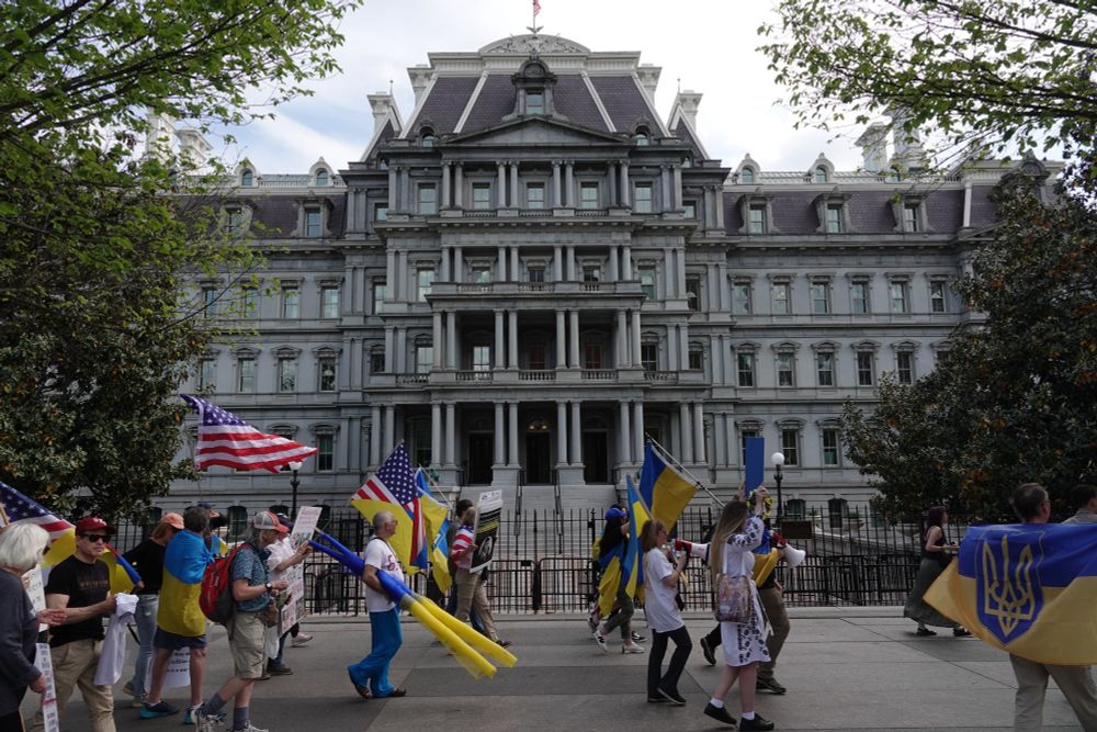 The Ukrainian counter-protest marches past the Eisenhower building