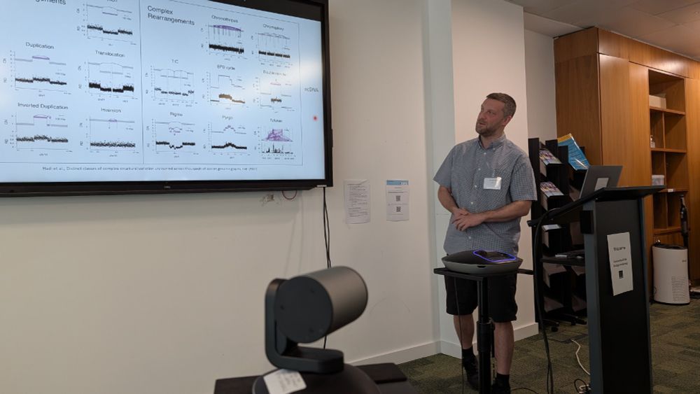 Chris Barnes presenting his slides at the Gen Biology event