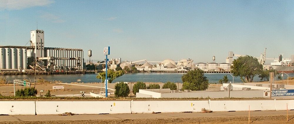 Image of the Port of Stockton. 📸: Downtowngal, https://commons.wikimedia.org/w/index.php?curid=26671447