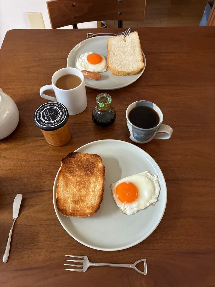 目玉焼き🍳　塩麹湯種食パン🍞　柿ジャム