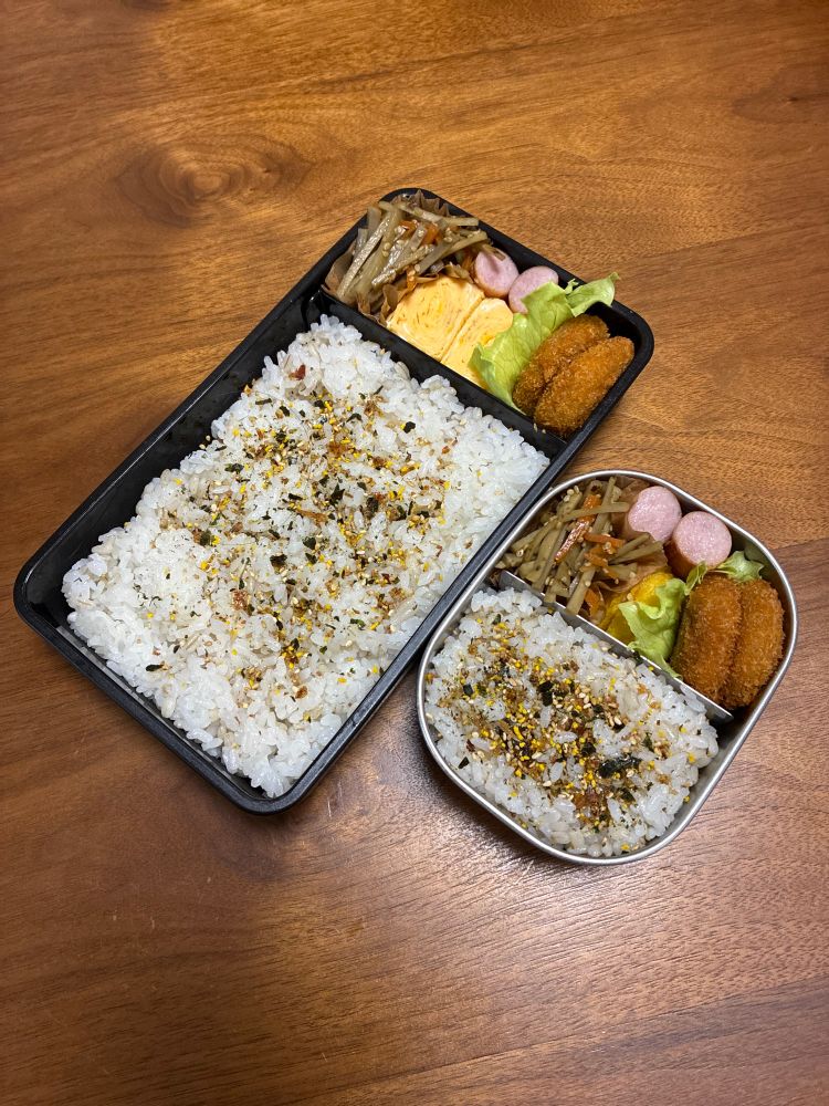 冷凍のカレーコロッケ　だし巻き卵　冷凍のオムレツ　塩きんぴら　ウインナー　もち麦ごはん