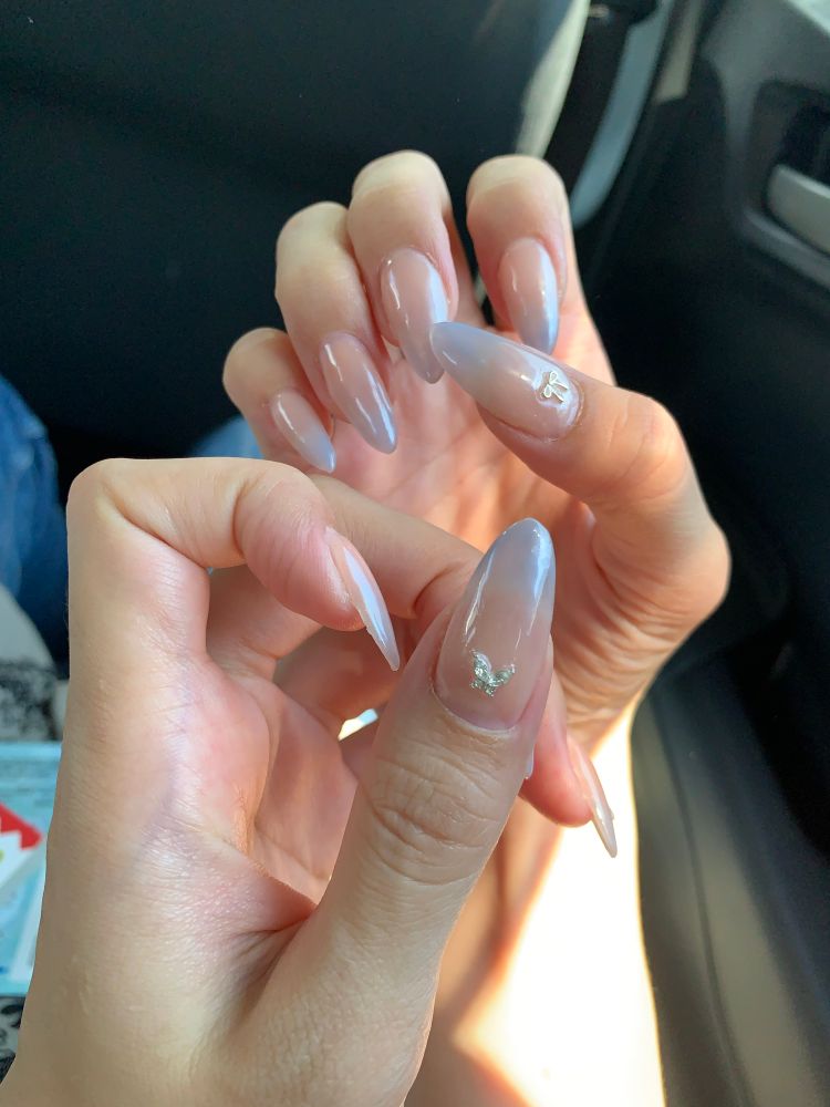 ベージュ〜水色グラデにオーロラパウダー