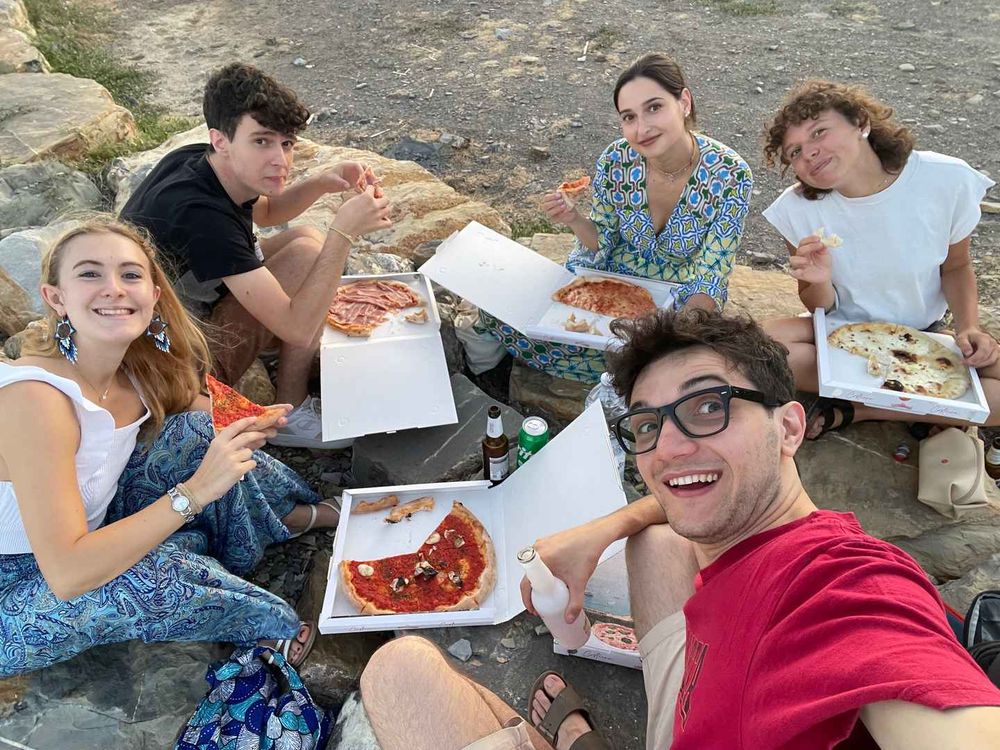 Another selfie from above with pizzas