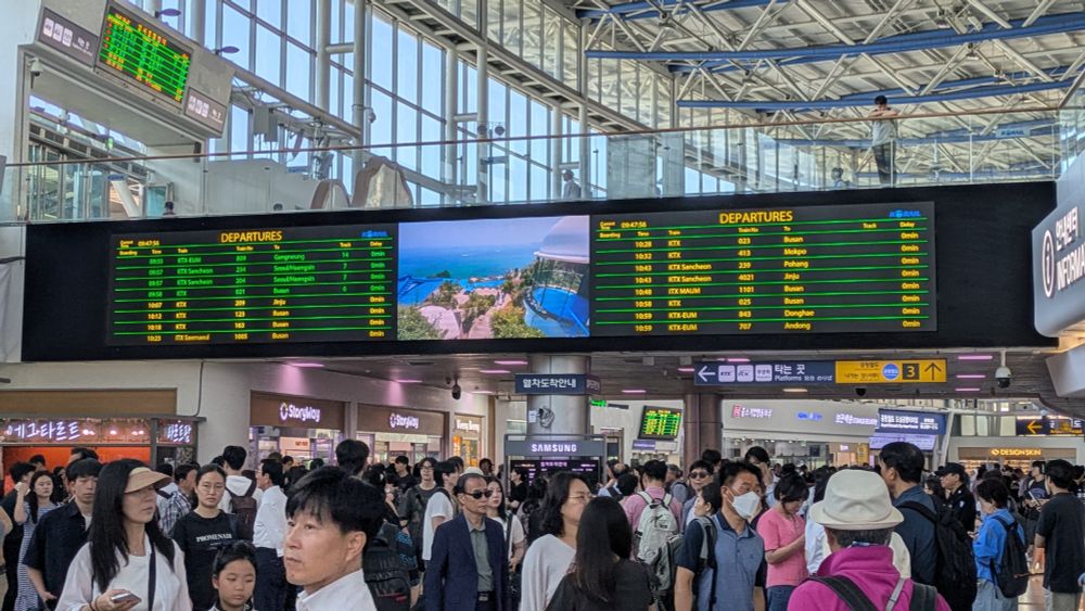 Main train station Seoul. No delays on the time table.