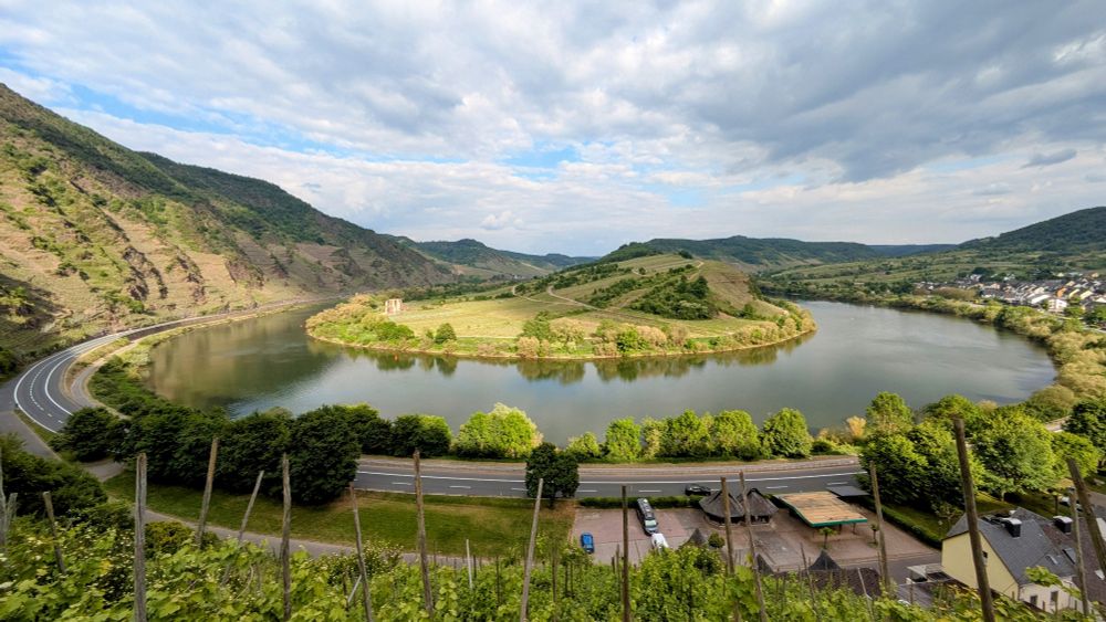 Moselle River bend. Calmont region.