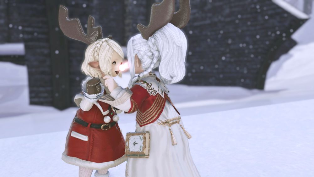2 lalafell in christmas glam having their glowing reindeer noses touching