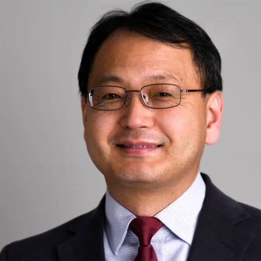 Headshot photo of Dr. Fang-Zhen Teng, class of 2005.