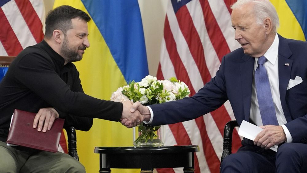 Biden apologizes to Zelenskyy for monthslong congressional holdup to weapons that let Russia gain