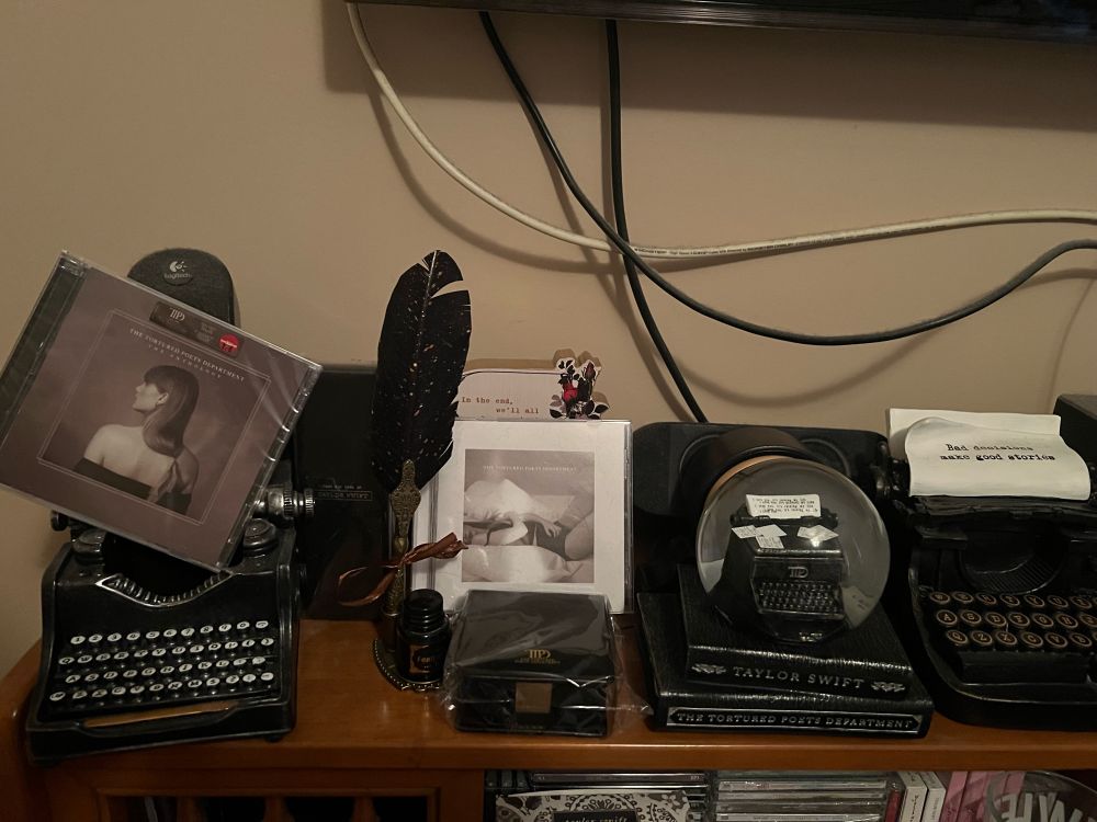 Picture of bookshelf with decor