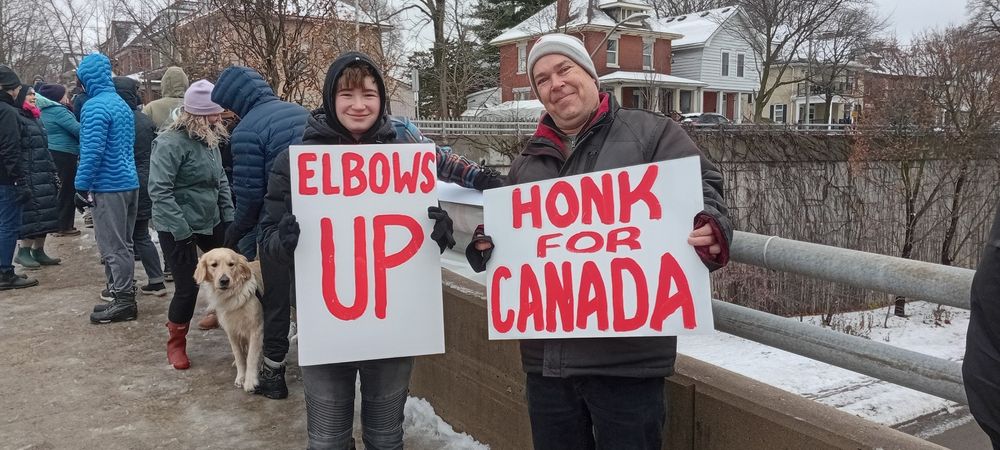Elbows up - Honk for Canada