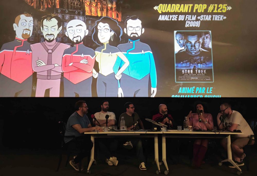 Les 3 Romain, Guigui, Marina et Manu.e au micro en plein enregistrement du podcast après la projection du film.