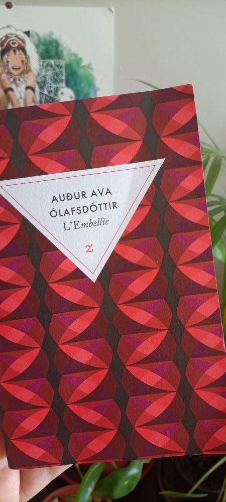 Livre l'Embellie d'Olafsdottir, couverture à motifs rouges et noirs