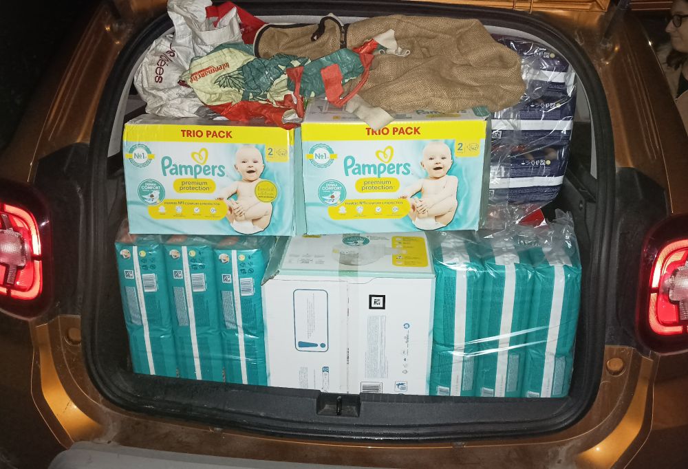 Coffre de bagnole juste grave blindé de pampers
