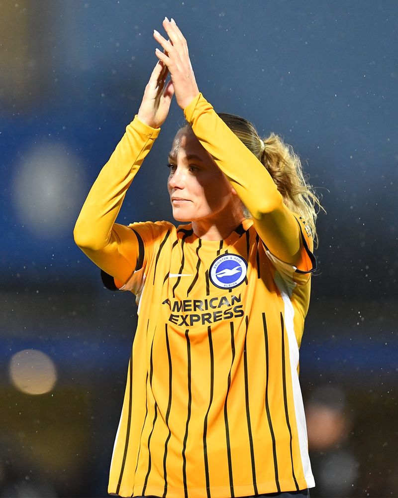 Guro Bergsvand claps fans at full time.