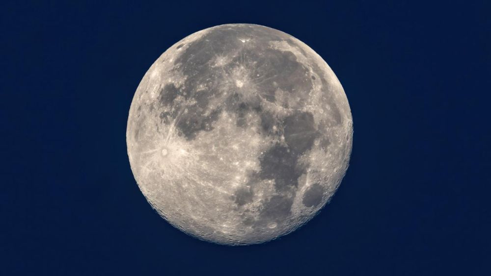 Schutz vor Strahlung: Forscher weisen Höhle auf Mond nach