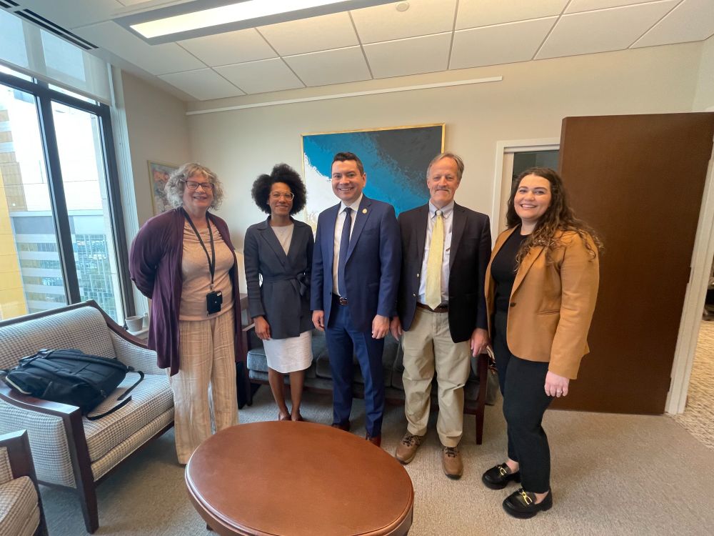 VPLC advocates with Delegate Phil Hernandez.