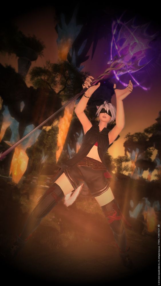 a final fantasy 14 screenshot of a miqo'te black mage raising her staff, about to unleash destruction.