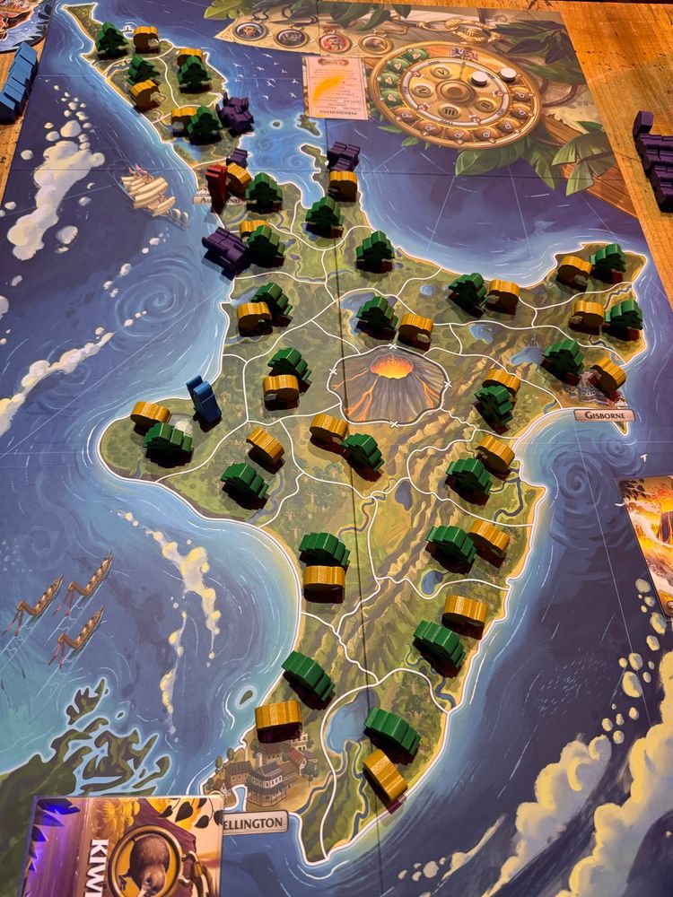 Spiel Aufbau von Kauri. Spannende Partie war es. Für alle außer den Kiwi (mich). 😄