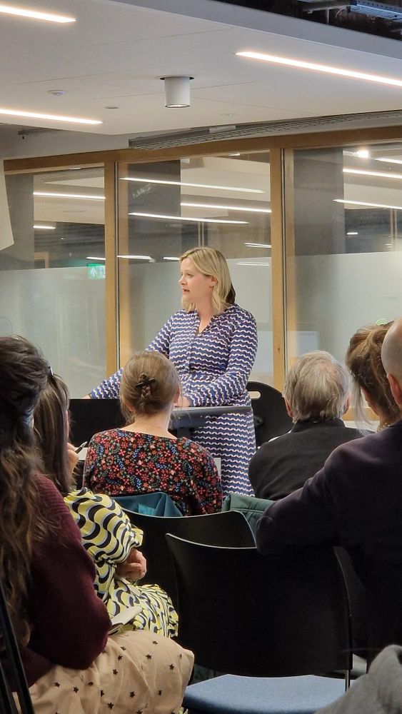 Alice at the lectern during her Professorial Lecture.