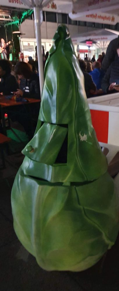 mülltonne in form eines filderkrautes