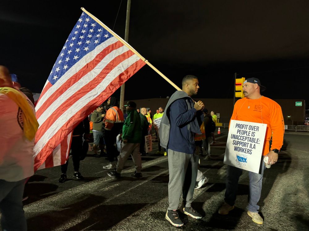 US dockworkers strike over wages and automation in fight that could lead to shortages • Wisconsin Examiner