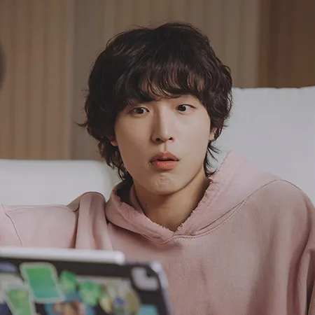 韓国ドラマ「憎らしい恋」のヒロイン弟ウィ・ホンシン役、チン・ホウンの写真