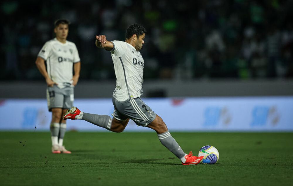 Zona Mista: Arana pede para equipe manter “cabeça erguida” e Hulk fala sobre nova marca com a camisa do Galo