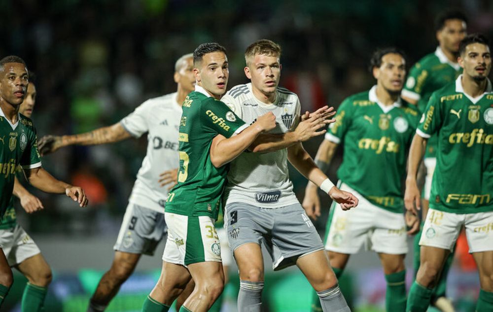 Com dois gols de pênalti, Atlético perde para o Palmeiras fora de casa