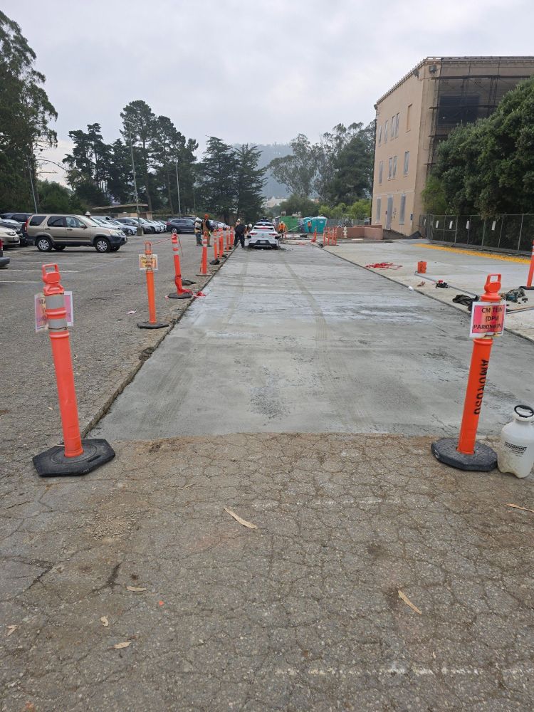 The entry of the work zone was clear but left a space large enough for a Waymo to go through. 