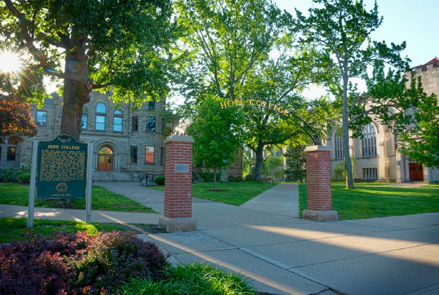 Photo of the arch at Hope College