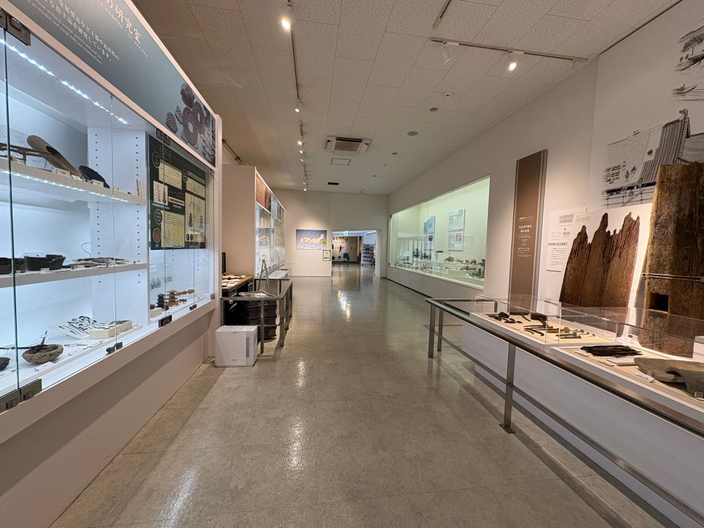 平城京跡資料館の一部。出土品の展示。