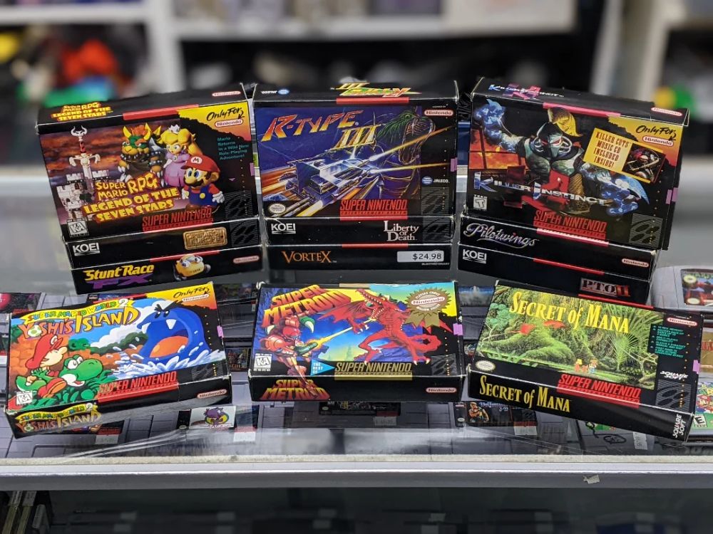 Awesome set of CIB Super Nintendo games hitting the shelf today! R-Type III and Super Metroid and Secret of Mana, oh my! And YES, Killer Instinct includes the Killer Cuts Music CD 🔥