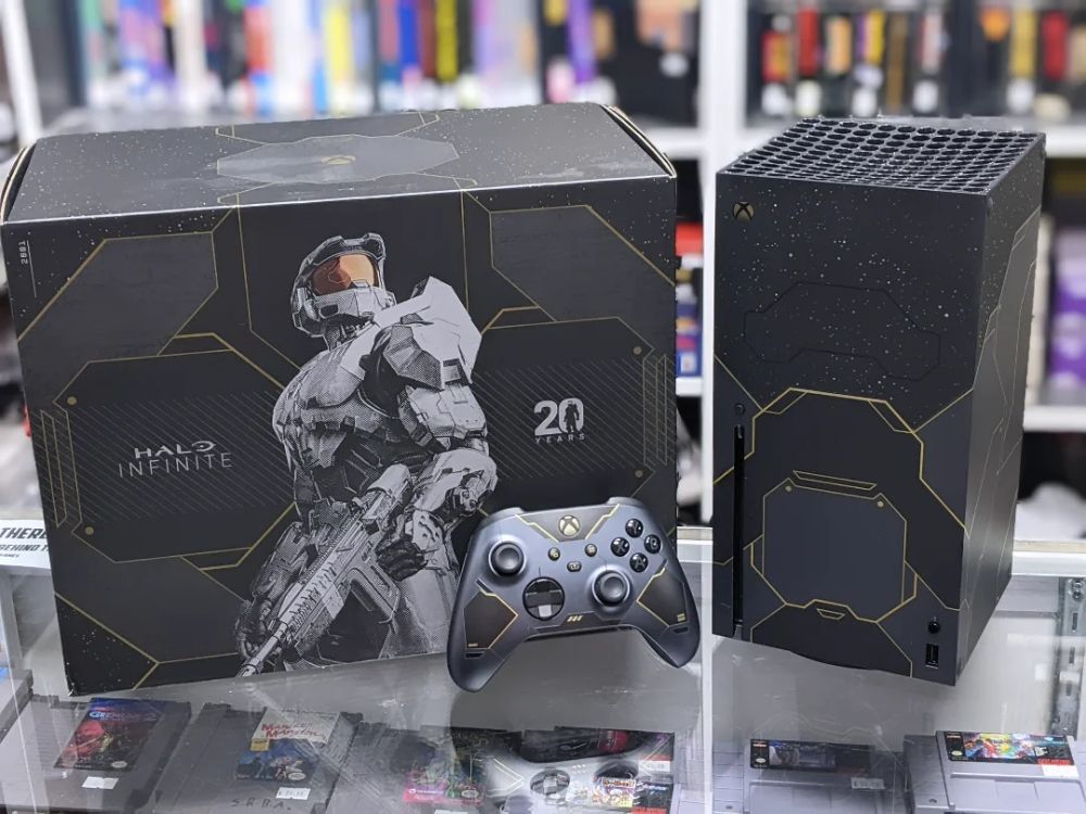 Now that is a handsome console! The Halo 20th Anniversary Xbox Series X has just dropped into Gamedeals! We have an amazing inventory ready for the holidays. Come on down and see what we've got!