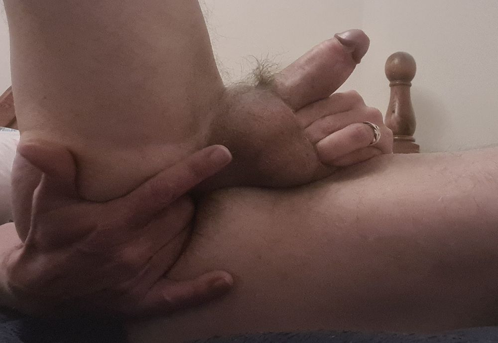 Adding a second finger from behind required a bit more space.