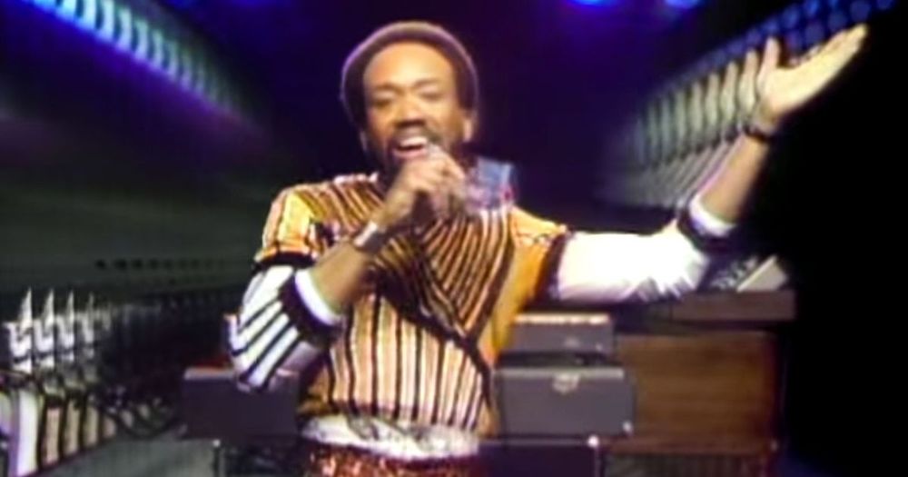 escena del videoclip de "September", de  Earth, Wind & Fire