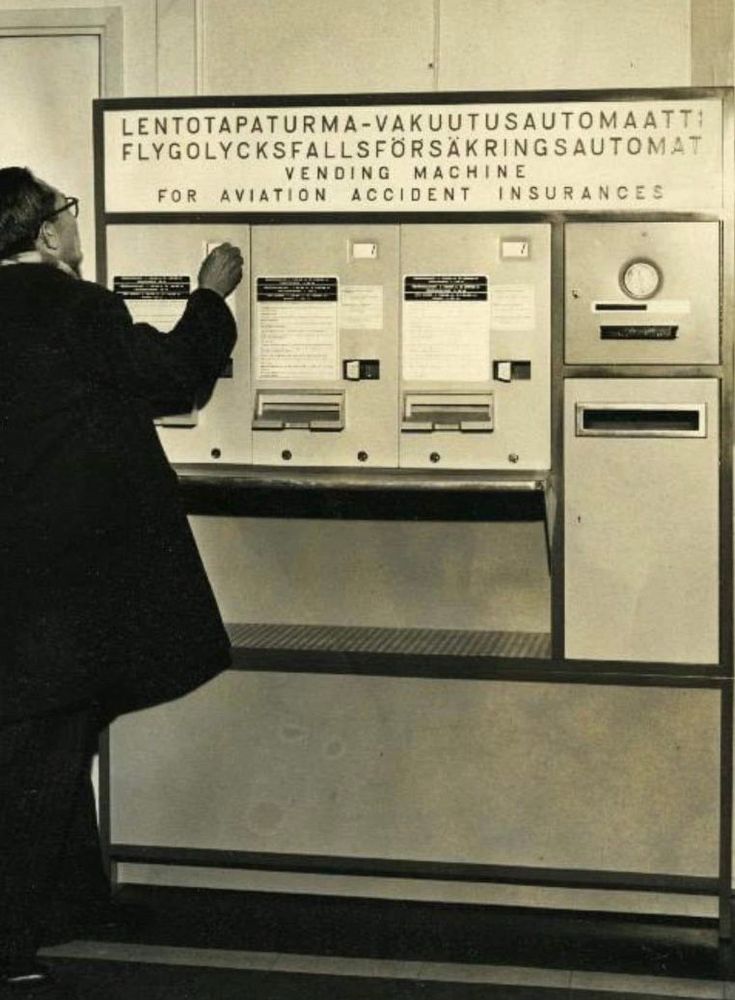 En flygolycksfallsförsäkringsautomat/lentotapaturma-vakuutusautomatti